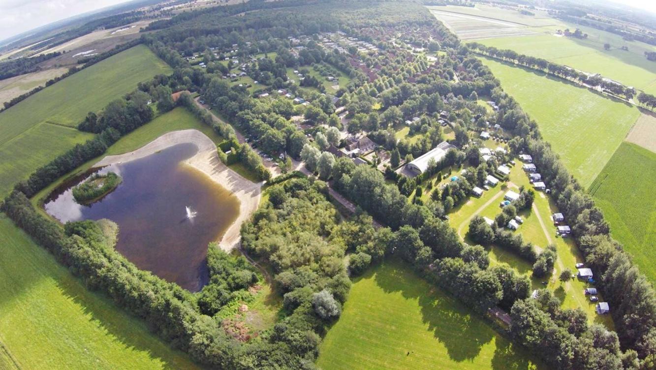 Comfortabel Chalet In Nationaal Park Wateren Esterno foto