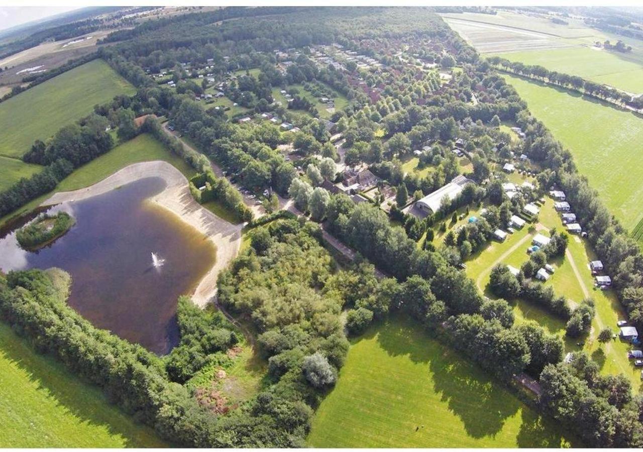 Comfortabel Chalet In Nationaal Park Wateren Esterno foto
